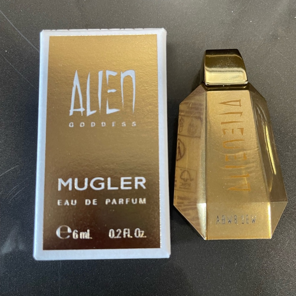 New Mugler Alien Goddess Gold Eau de Parfum size .2 oz. From gift bag - Picture 2 of 3